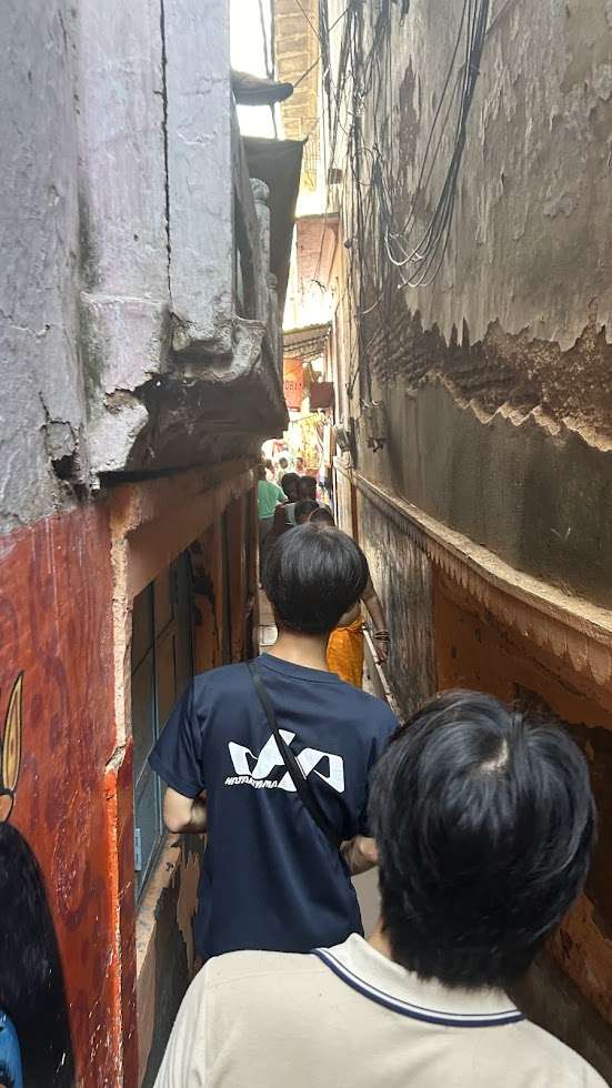 バラナシの路地と火葬場を歩き、街の濃さを最後に浴びた日