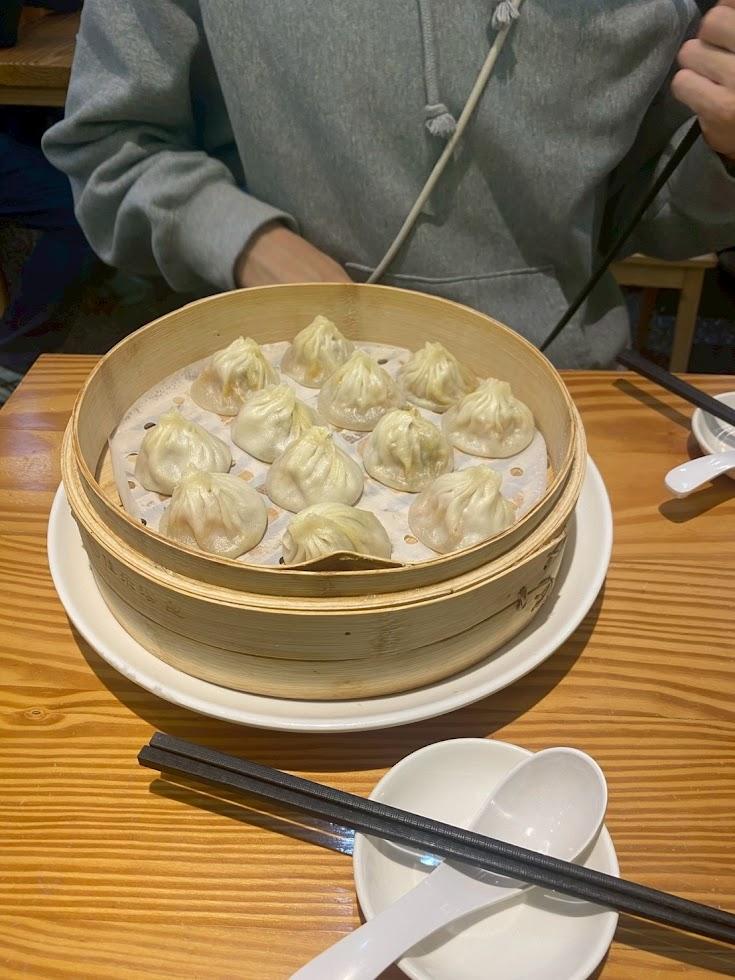 佳家湯包で食べた小籠包