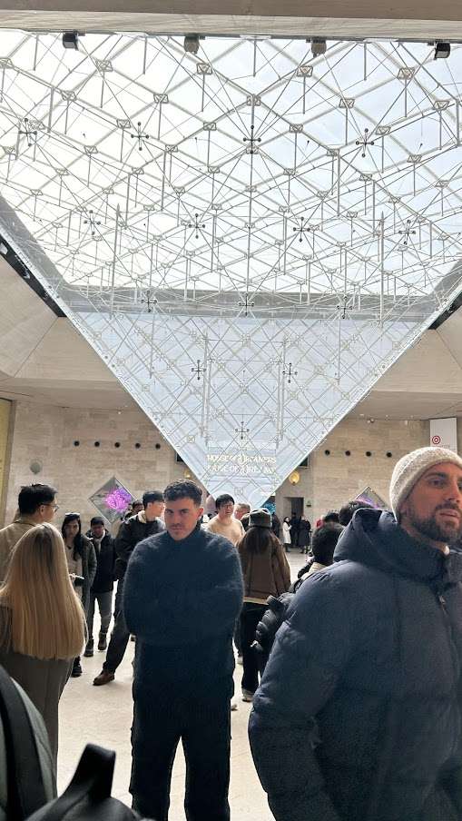 Entrance to Carrousel de Louvre