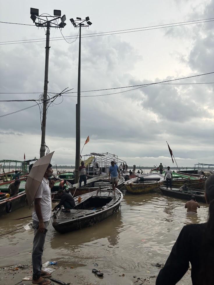 ガンジス川での沐浴の写真