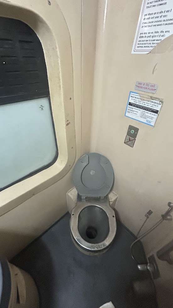 寝台列車のトイレ