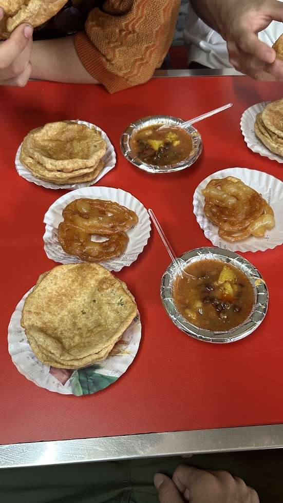バラナシの食堂の朝食