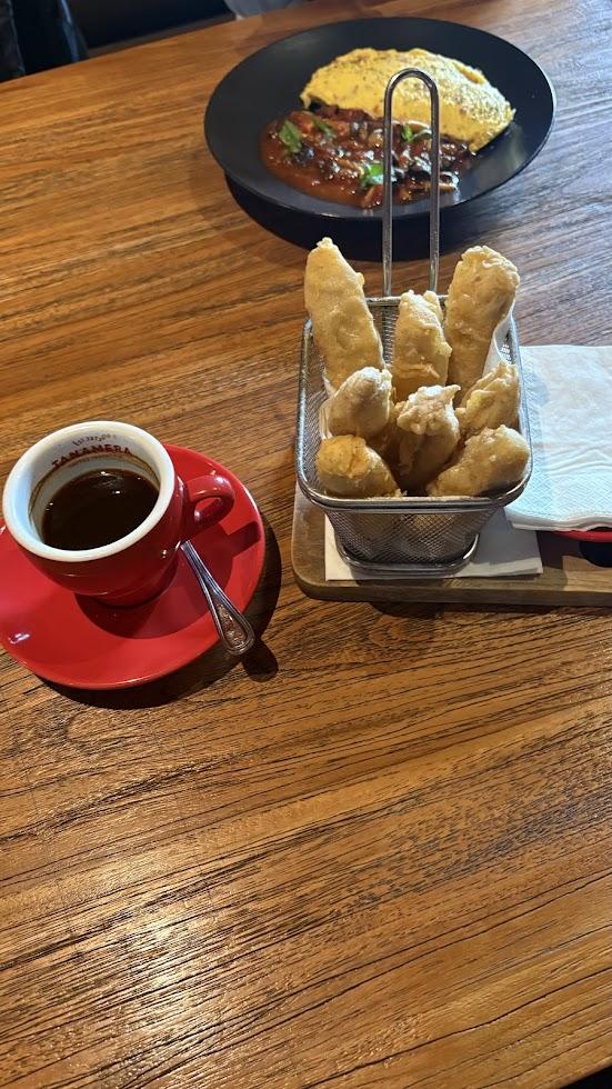 ジョグジャカルタで見かけた木の枝