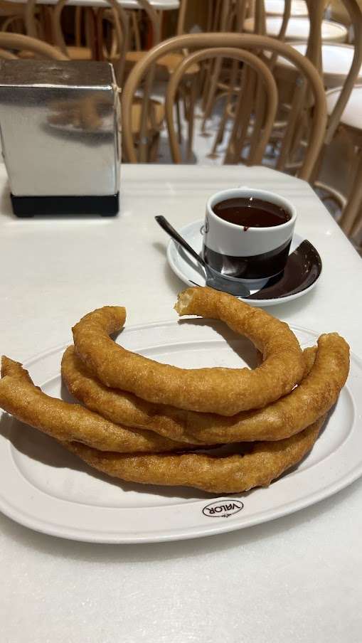 老舗チョコレート屋さんのチュロス・コン・チョコラテ