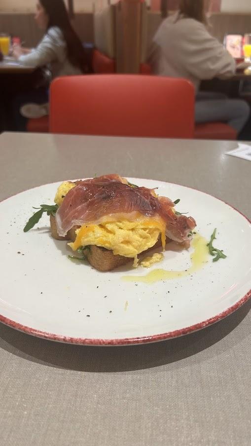 スペイン最後の食で生ハムを堪能