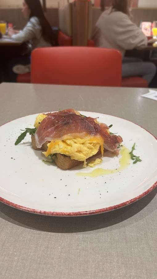 スペイン最後の食事で生ハムを堪能
