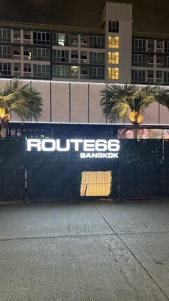 RCAのRoute66周辺の夜の雰囲気