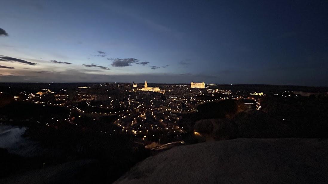 トレド旧市街の夜景
